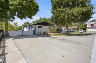 2936 E La Joya Dr S, Holladay, UT 84124 - Photo 46