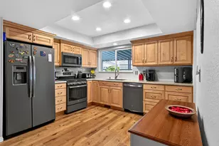 8209 S Valencia Pl, Sandy, UT 84093 - Photo 8