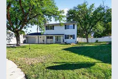 8209 S Valencia Pl, Sandy, UT 84093 - Photo 2
