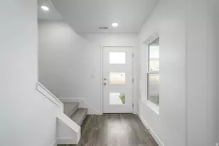 907 W Coalburn Way, Murray, UT 84123 - Photo 2