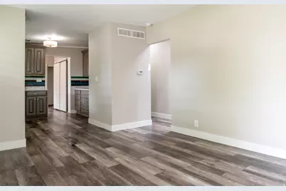 10381 S Zinnia Way, White City, UT 84094 - Photo 4