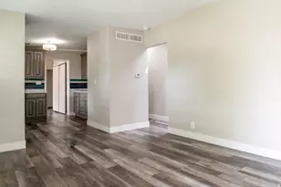 10381 S Zinnia Way, White City, UT 84094 - Photo 4