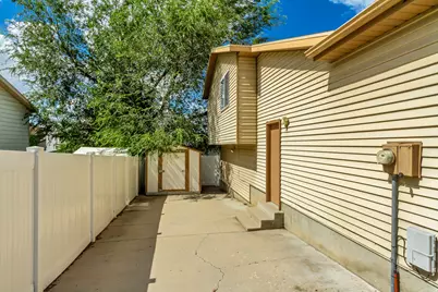 8138 S Angel St, Sandy, UT 84070 - Photo 32