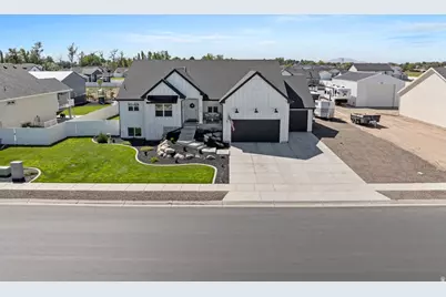 5289 W 3750 S, Hooper, UT 84315 - Photo 2