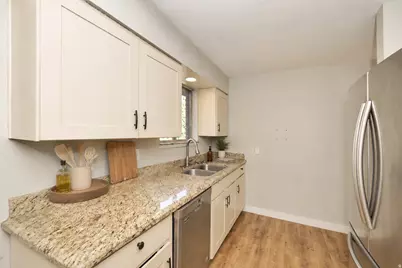 2358 E Gregson Ave, Salt Lake City, UT 84109 - Photo 8