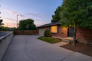 2358 E Gregson Ave, Salt Lake City, UT 84109 - Photo 2
