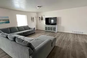 388 S Redrock Dr, Santaquin, UT 84655 - Photo 16