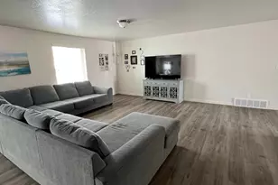 388 S Redrock Dr, Santaquin, UT 84655 - Photo 16