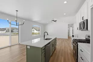 2403 E Sunflower Dr, Eagle Mountain, UT 84005 - Photo 12