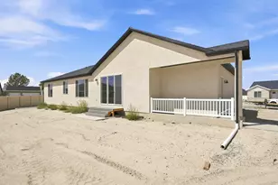 2266 E Morning Glory Way, Eagle Mountain, UT 84005 - Photo 34