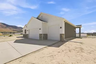 2406 E Morning Glory Way, Eagle Mountain, UT 84005 - Photo 28