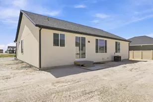 2273 E Sunflower Dr, Eagle Mountain, UT 84005 - Photo 28