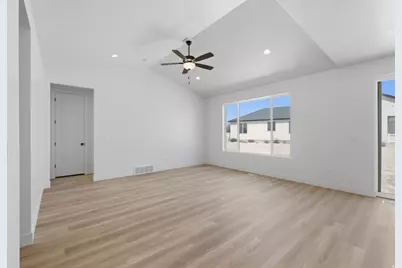 2273 E Sunflower Dr #439, Eagle Mountain, UT 84005 - Photo 6