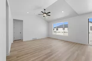 2273 E Sunflower Dr, Eagle Mountain, UT 84005 - Photo 6