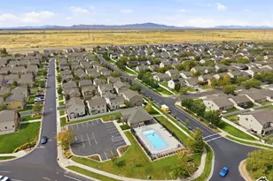 1056 W Stonehaven Dr, North Salt Lake, UT 84054 - Photo 38