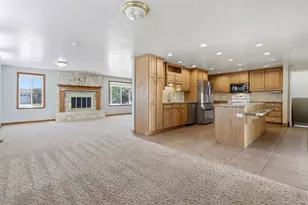 967 E Tritoma Ave, White City, UT 84094 - Photo 6