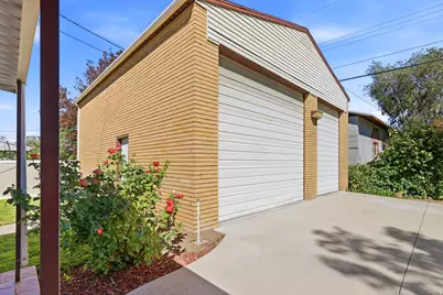 967 E Tritoma Ave, White City, UT 84094 - Photo 4