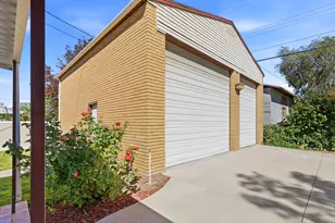 967 E Tritoma Ave, White City, UT 84094 - Photo 4