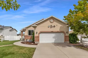 5476 W Ridge Flower Way, Kearns, UT 84118 - Photo 2