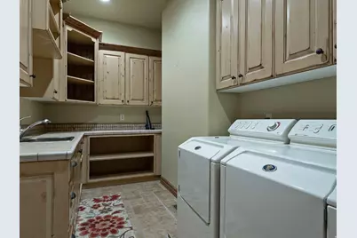 1879 E Longview Dr S, Holladay, UT 84124 - Photo 30