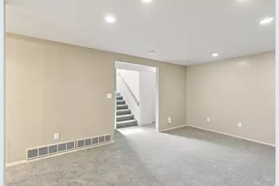 8705 S Kings Hill Dr, Cottonwood Heights, UT 84121 - Photo 32