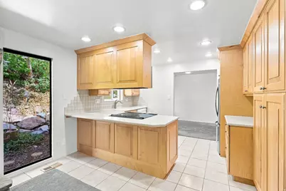 8705 S Kings Hill Dr, Cottonwood Heights, UT 84121 - Photo 14