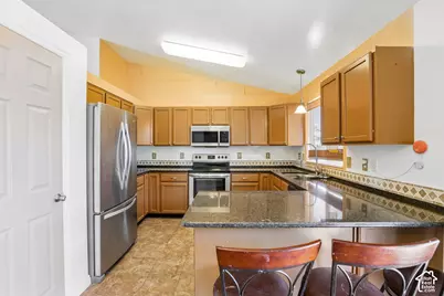 2224 N 3000 W, Clinton, UT 84015 - Photo 8