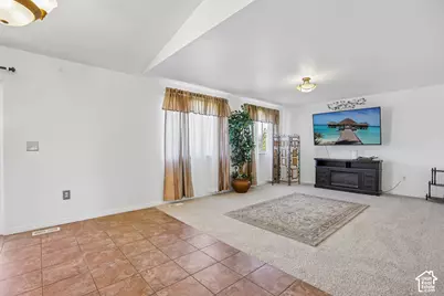 2224 N 3000 W, Clinton, UT 84015 - Photo 6