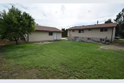 139 S 300 W, Kaysville, UT 84037 - Photo 22