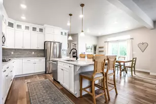315 W 570 N, Lindon, UT 84042 - Photo 2