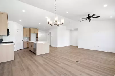 2563 S 2430 W #513, Syracuse, UT 84075 - Photo 8