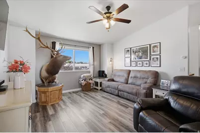 612 E Barbed Wire Dr, Grantsville, UT 84029 - Photo 12