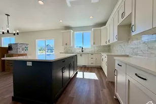 2735 W Guernsey Ln, Plain City, UT 84404 - Photo 8