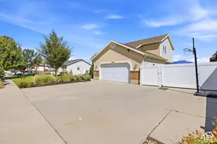 13935 S Lookout Peak Dr W, Riverton, UT 84096 - Photo 4