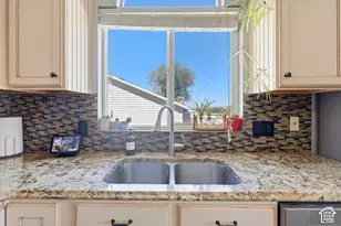 13935 S Lookout Peak Dr W, Riverton, UT 84096 - Photo 10