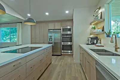 9652 S 2720 E, Sandy, UT 84092 - Photo 6