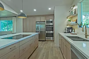 9652 S 2720 E, Sandy, UT 84092 - Photo 6