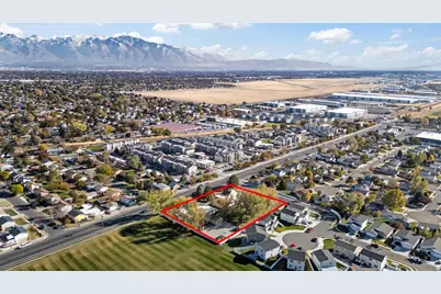 5934 S Cougar Ln W, Kearns, UT 84118 - Photo 4