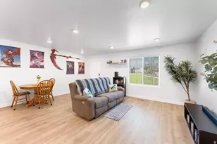 108 N Kelp Ln, Saratoga Springs, UT 84045 - Photo 2