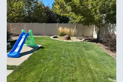 2054 W Loveland Ct S, Farmington, UT 84025 - Photo 8