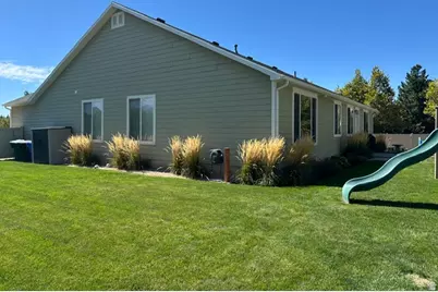 2054 W Loveland Ct S, Farmington, UT 84025 - Photo 4