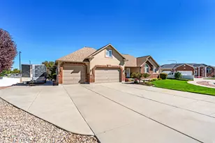 4838 W Cherry Laurel Ln S, West Jordan, UT 84081 - Photo 4