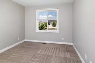 45 N Village Park Dr E, Layton, UT 84041 - Photo 24