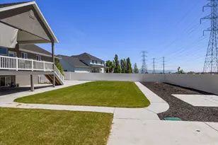 45 N Village Park Dr E, Layton, UT 84041 - Photo 54