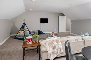 45 N Village Park Dr E, Layton, UT 84041 - Photo 12