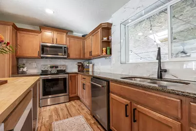 9958 S Barium Ln, Sandy, UT 84094 - Photo 14