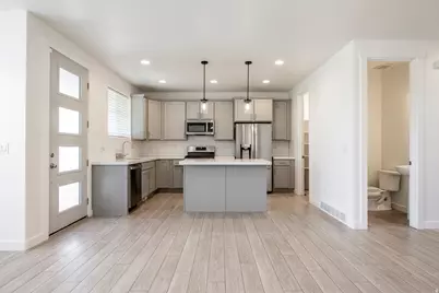 405 W 3175 N, Lehi, UT 84043 - Photo 2