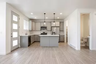 405 W 3175 N, Lehi, UT 84043 - Photo 2