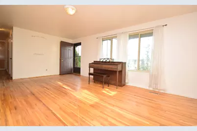 2381 W 5175 S, Roy, UT 84067 - Photo 2