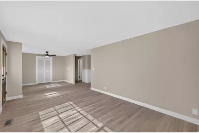 7472 S Silver Cir, West Jordan, UT 84084 - Photo 4